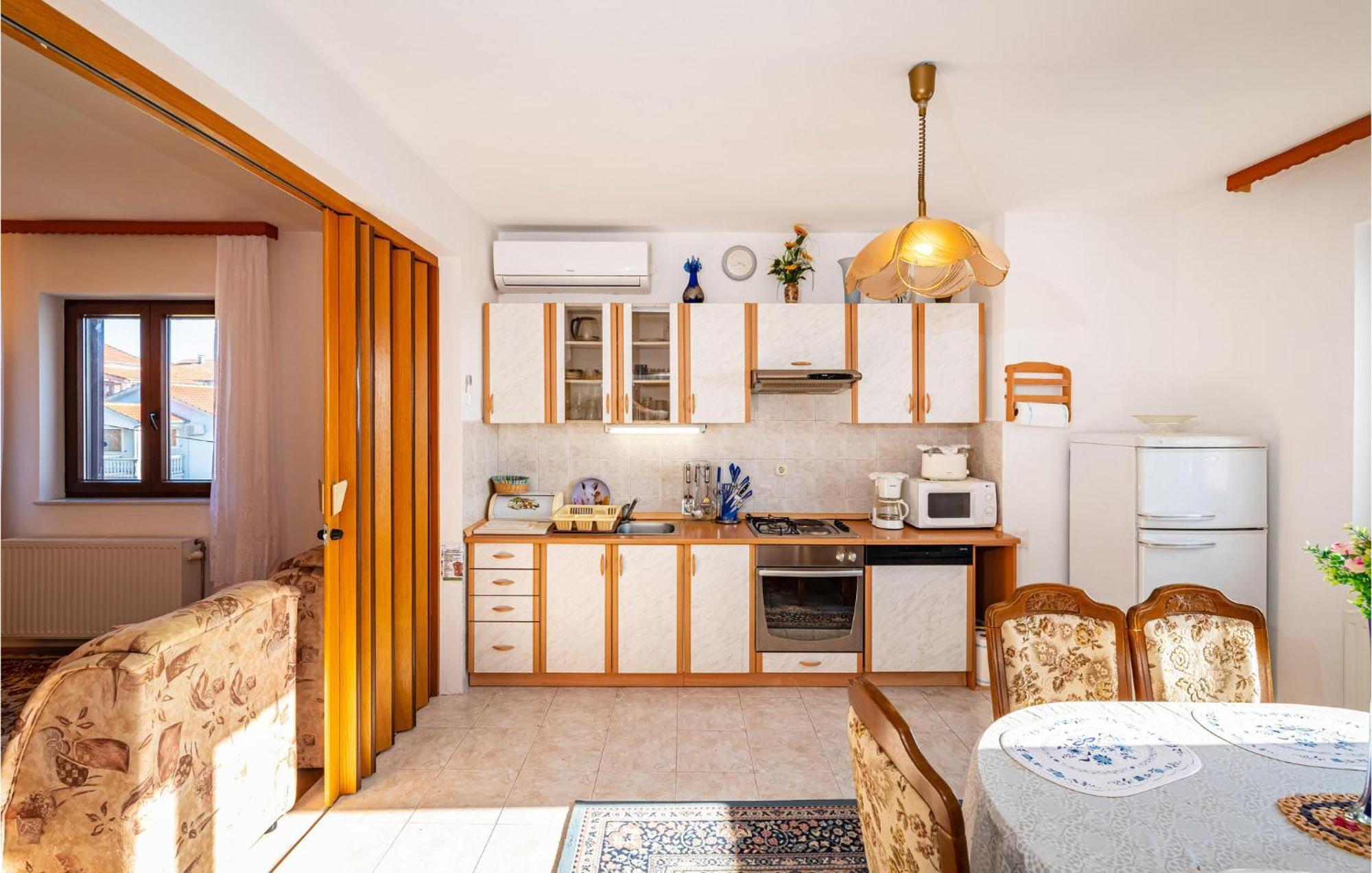 2 Bedroom Cozy Apartment In Zára Kültér fotó