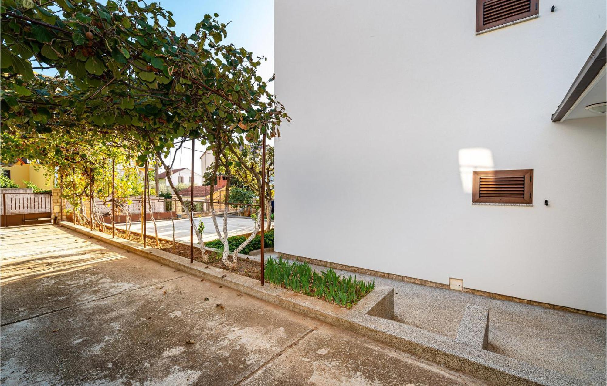 2 Bedroom Cozy Apartment In Zára Kültér fotó