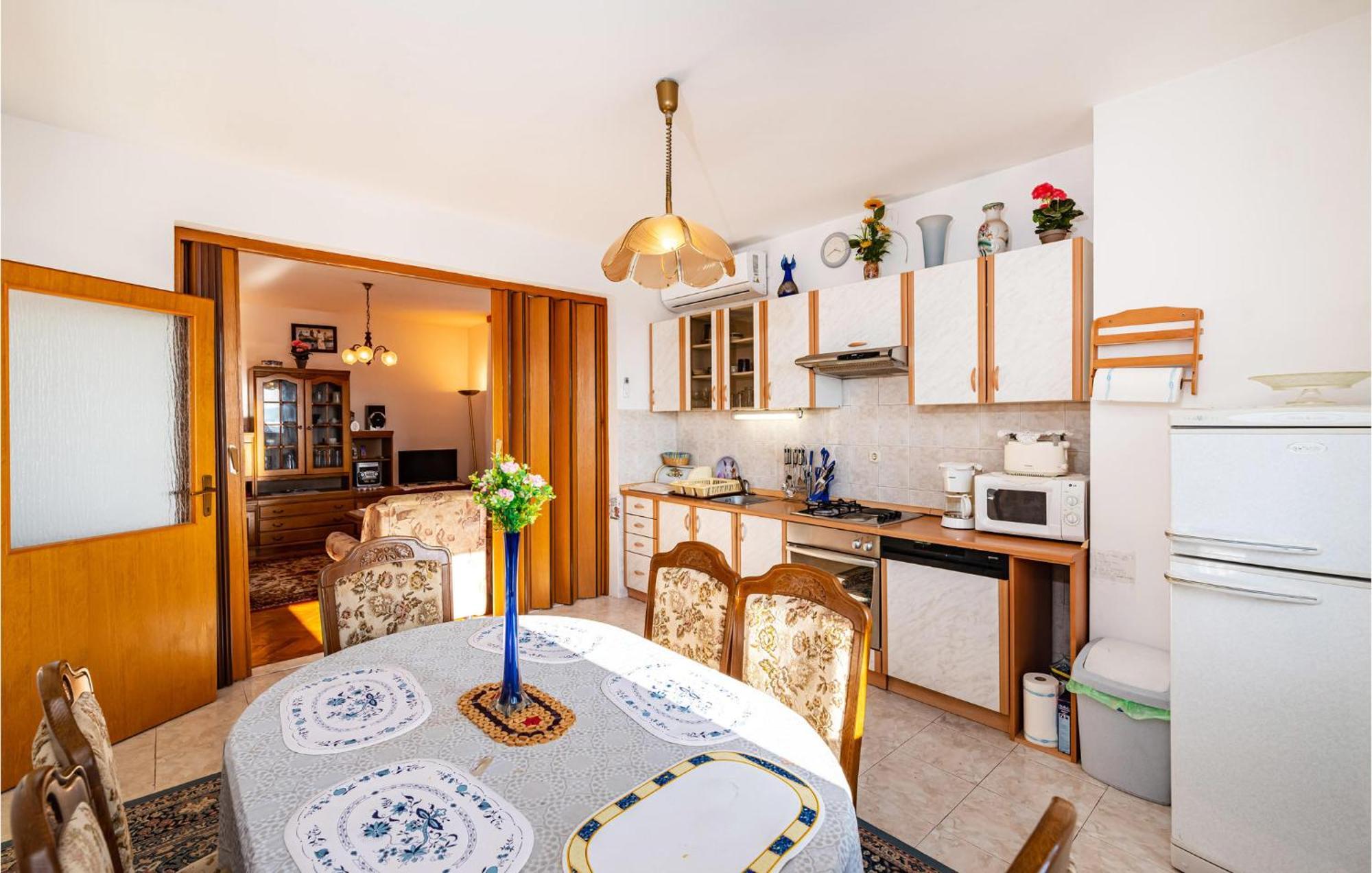 2 Bedroom Cozy Apartment In Zára Kültér fotó