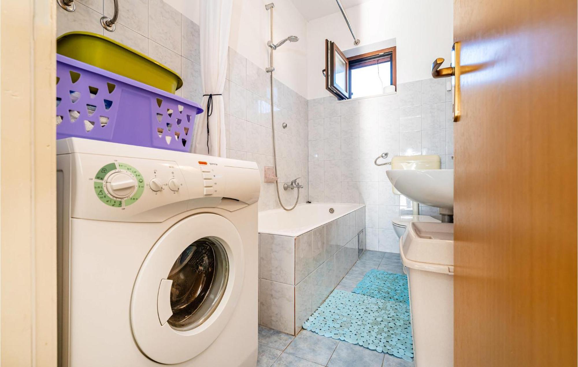 2 Bedroom Cozy Apartment In Zára Kültér fotó