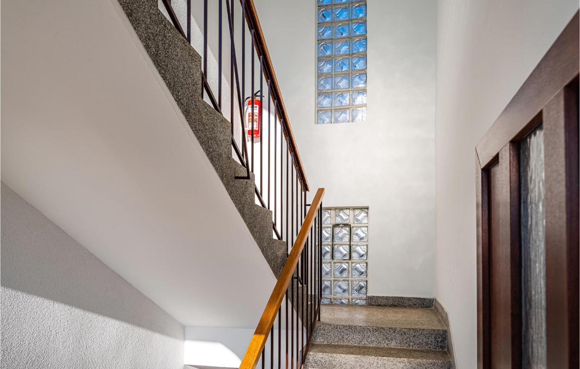 2 Bedroom Cozy Apartment In Zára Kültér fotó